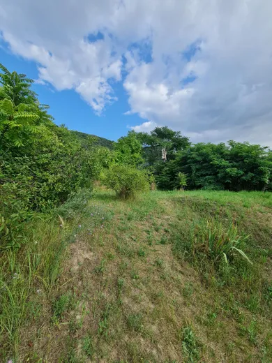 Na predaj pozemok, 600 m², Bratislava-Devínska Nová Ves, Na hriadkach