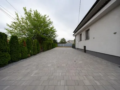 Na predaj 5-izbový dom, 350 m², Čaňa
