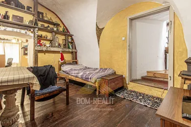 Na predaj 4-izbový dom, 100 m², Svätý Jur, Prostredná
