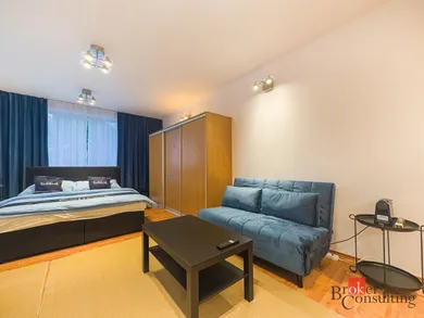 Na prenájom byt v Bratislava-Staré Mesto · €800 · Dokončené