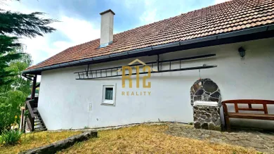 Na predaj 4-izbový dom, 200 m², Uhliská