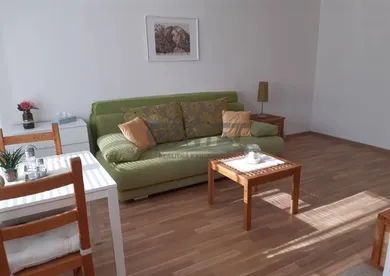 Na prenájom 1-izbový byt, 33 m², Bratislava-Karlova Ves, Donnerova