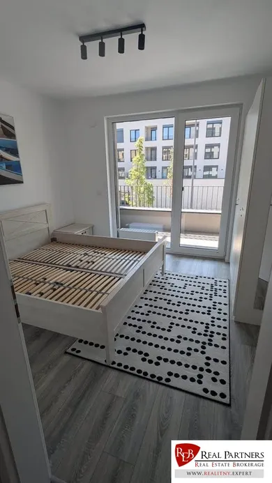 Na prenájom byt v Bratislava-Lamač · €890 · Novostavba