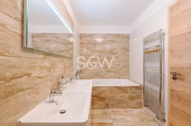 Na predaj 4-izbový byt, 152 m², Bratislava-Staré Mesto, Hriňovská