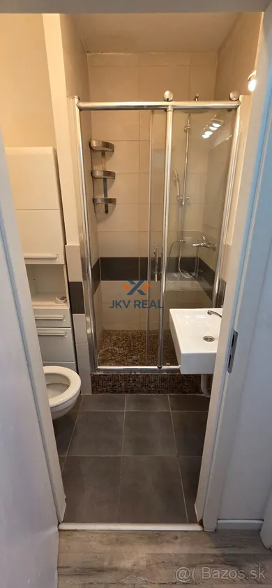 Na prenájom 2-izbový byt, 36 m², Bratislava-Ružinov, Vlčie hrdlo