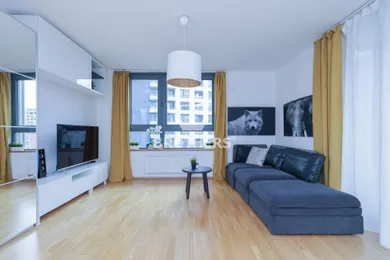 Na predaj 3-izbový byt, 70 m², Bratislava-Ružinov, Plynárenská
