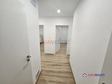 Na prenájom 2-izbový byt, 65 m², Zvolen, Generála Asmolova 86