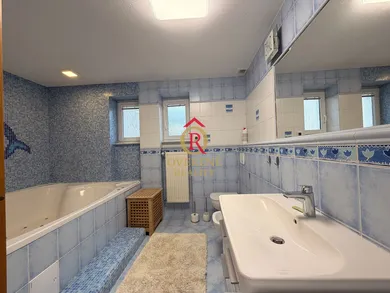 Na prenájom 4-izbový byt, 145 m², Banská Bystrica, M. Rázusa