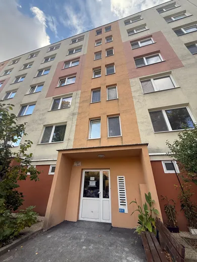 Na predaj 3-izbový byt, 70 m², Michalovce, Štefánikova