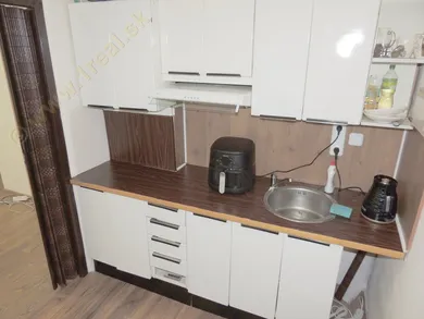 Na prenájom 1-izbový byt, 30 m², Banská Bystrica, Moskovská