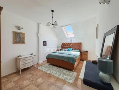 Na predaj 6-izbový dom, Piešťany