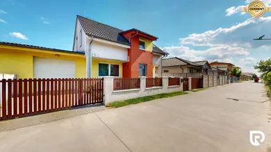 Дома на продажу, 4-комнатные, Dunajská Lužná · €359 000