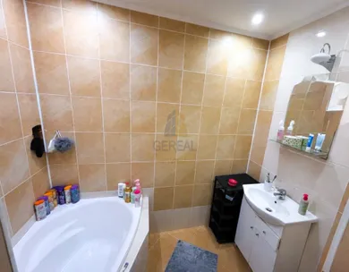Na predaj 4-izbový byt, 78 m², Hraň