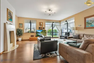 Domy na predaj 6-izbový, Bratislava-Nové Mesto · €890 000