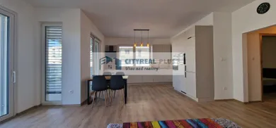 Na prenájom 2-izbový byt, 67 m², Nové Zámky, SOHO