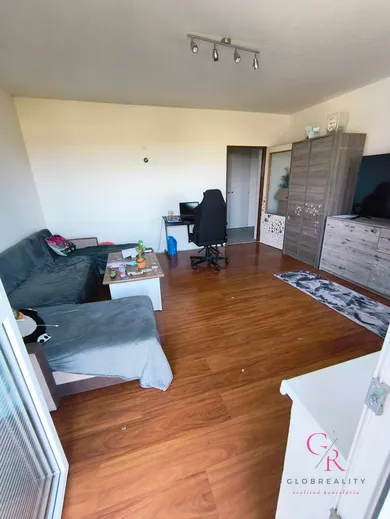 Na predaj 3-izbový byt, 72 m², Veľká Ves nad Ipľom