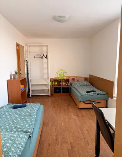 Na predaj 4-izbový byt, 95 m², Bratislava-Nové Mesto, Nová Rožňavská