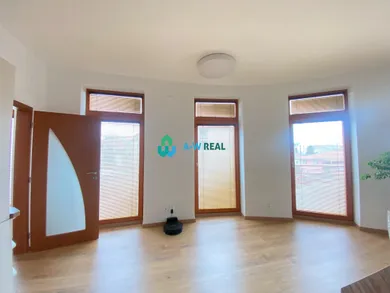 Na prenájom 3-izbový byt, 69 m², Dunajská Streda, Galantská cesta