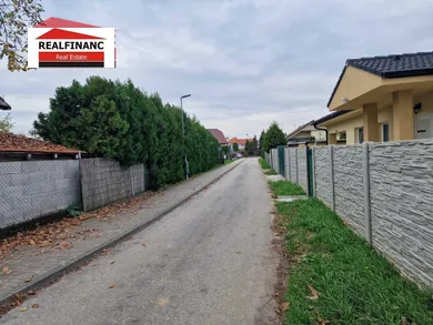 Na predaj pozemok, 959 m², Madunice