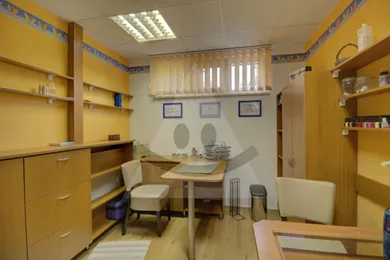 Na predaj komerčné, 39 m², Bratislava-Petržalka, Hrobákova