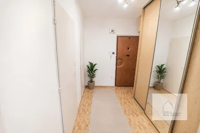 Na predaj 1-izbový byt, 37 m², Levice, Školská