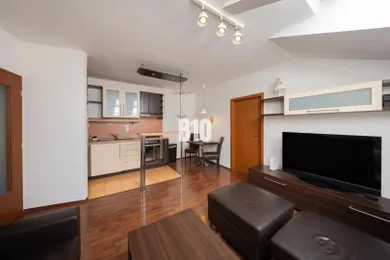 Na predaj 2-izbový byt, 52 m², Bratislava-Vajnory