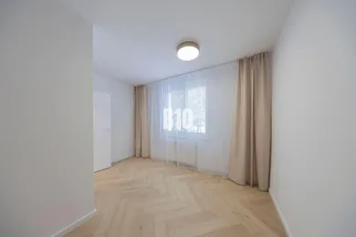 Na predaj 4-izbový byt, 78 m², Bratislava-Nové Mesto