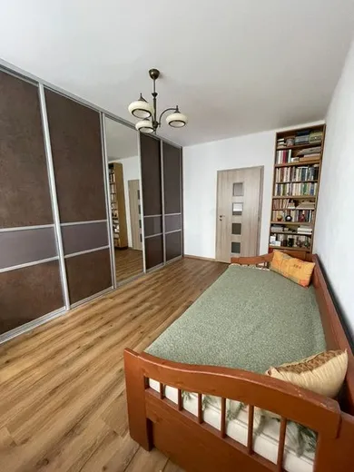 Na prenájom 3-izbový byt, 67 m², Bratislava-Nové Mesto, Kyjevská
