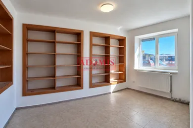 Na prenájom komerčné, 55 m², Čaňa, Železničná