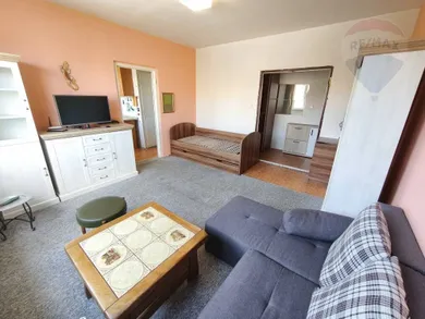Mieszkania na sprzedaż, 1-pokojowe, Brezno · €68 000