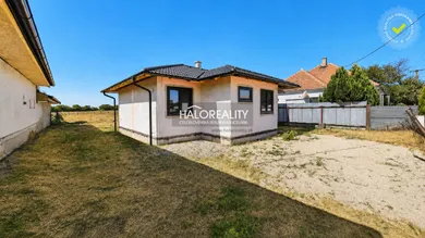 Na predaj dom, 385 m², Bátorove Kosihy
