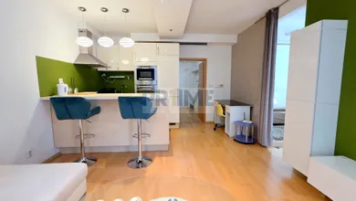 Na prenájom 2-izbový byt, 53 m², Bratislava-Petržalka, Kopčianska