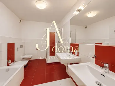 Na prenájom 3-izbový byt, 122 m², Bratislava-Nové Mesto, Horská