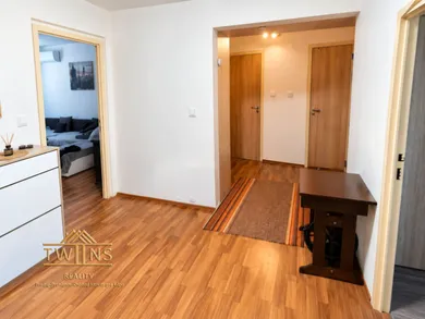 Na predaj 4-izbový byt, 89 m², Bratislava-Karlova Ves, Veternicová