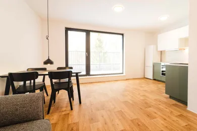 Na prenájom 3-izbový byt, 64 m², Žilina, Univerzitná