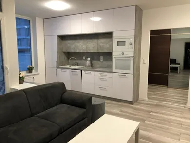 Na predaj 2-izbový byt, 52 m², Bratislava-Ružinov, Nevädzová