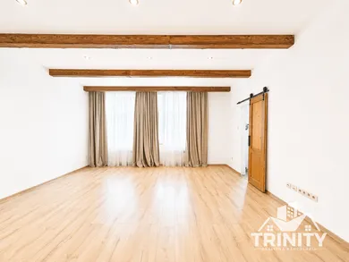 Na predaj 1-izbový byt, 62 m², Nové Zámky, T.G.Masaryka