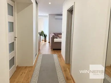 Na predaj 2-izbový byt, 96 m², Nitra, Cintorínska