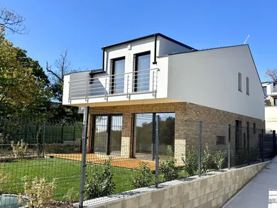 Eladó házak, Bratislava-Nové Mesto · €618 000