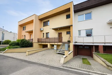 Eladó házak, Žilina · €449 000