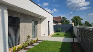 Na predaj 4-izbový dom, 141 m², Senec, Lichnerova
