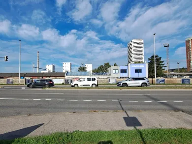 Na prenájom objekt v Bratislava-Petržalka · €8 000 · Pôvodný stav