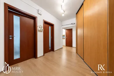 Na predaj 4-izbový byt, 87 m², Bratislava-Petržalka, Znievska