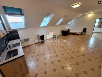 Na prenájom 1-izbový byt, 51 m², Nitra, Novozámocká ulica