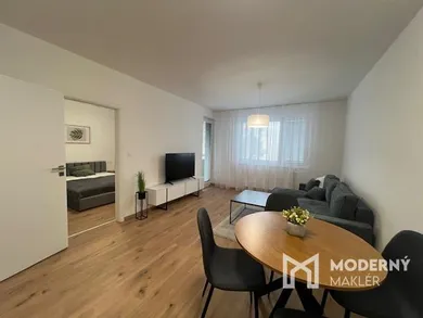 Na prenájom 2-izbový byt, 44 m², Trenčín, Halalovka