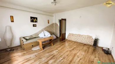 Na predaj 5-izbový dom, 180 m², Novosad, Jarná