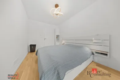 Na prenájom 2-izbový byt, 48 m², Bratislava-Nové Mesto