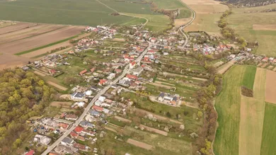 Na predaj pozemok, 831 m², Ploské