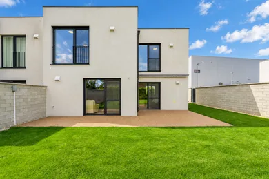 Domy na predaj 4-izbový, Bratislava-Podunajské Biskupice · €499 999