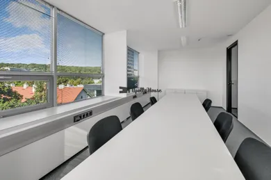 Na prenájom komerčné, 16 m², Bratislava-Dúbravka, Dúbravska cesta